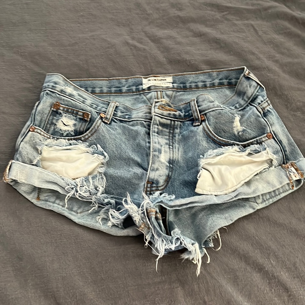 One teaspoon denim destroyed shorts size 27